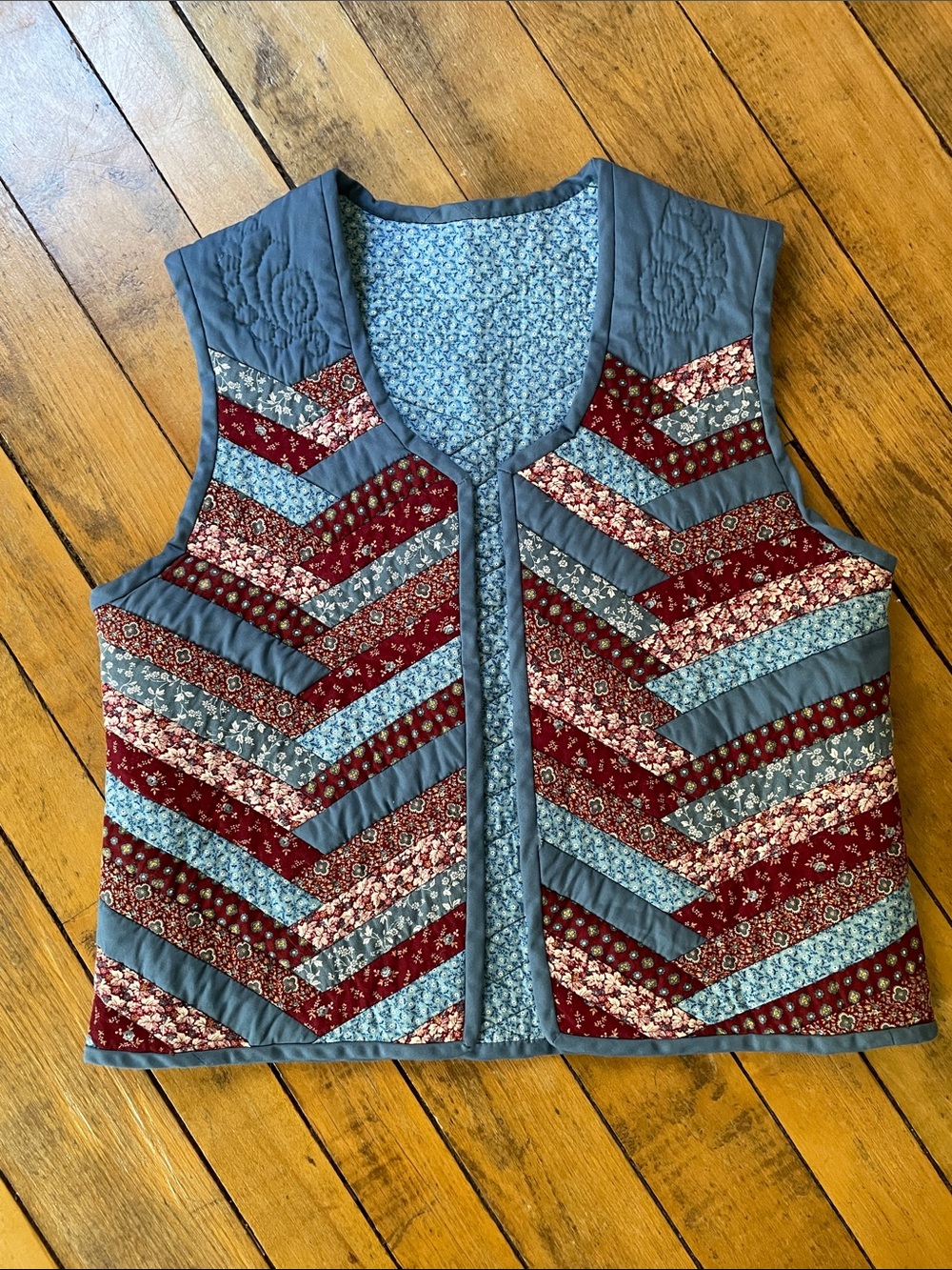 Quilted Patchwork Sleeveless Vest - Blue & Burgundy